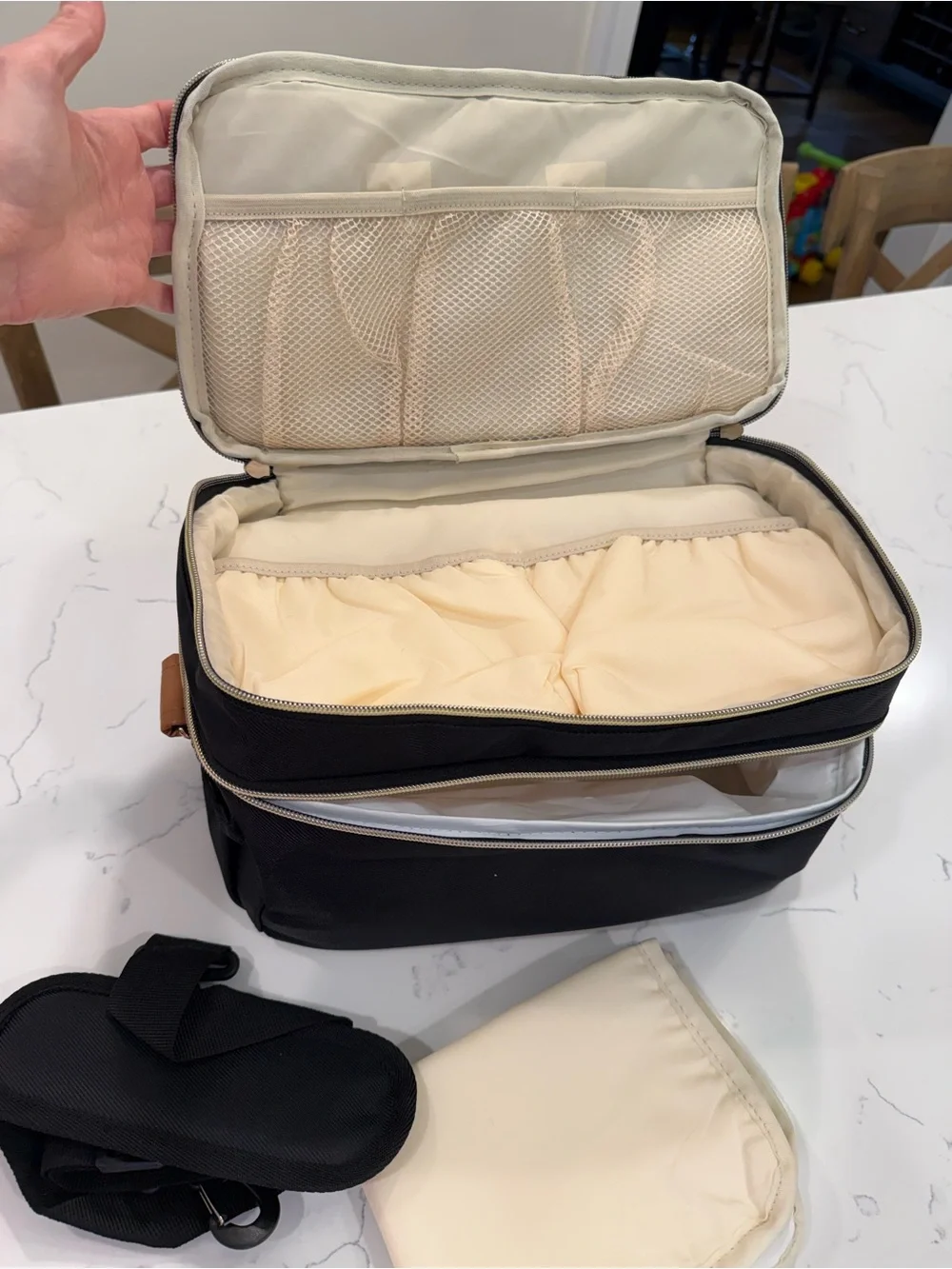 Breastmilk cooler storage bag